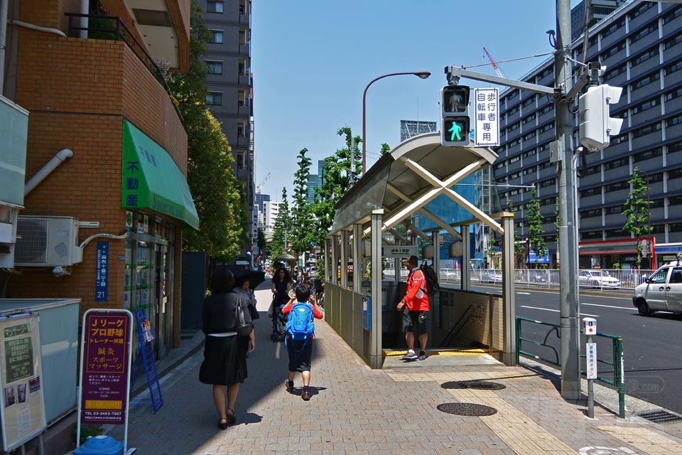東京メトロ麻布十番駅