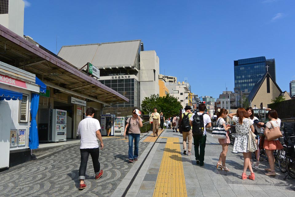 JR飯田橋駅西口前