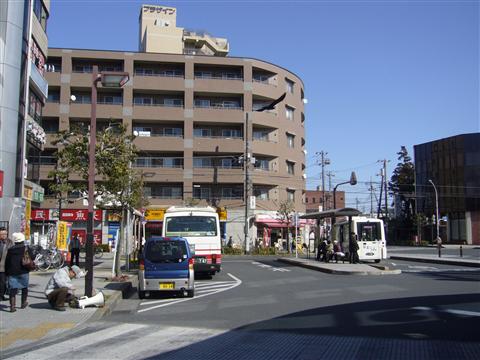 JR羽村駅東口前写真画像