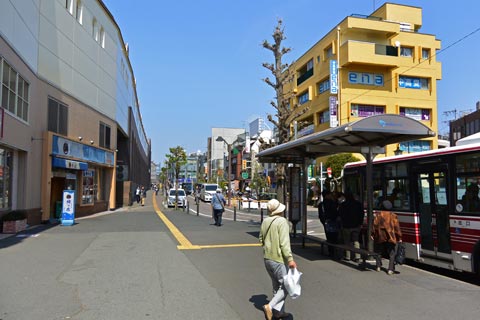 狛江駅南口バス停写真画像