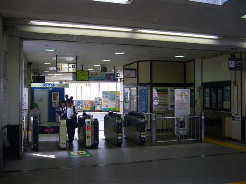 JR中神駅改札口写真画像