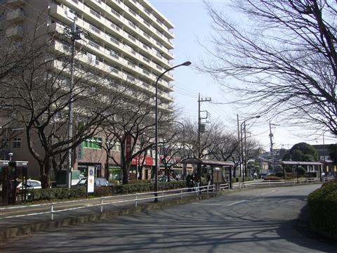 JR・京王高尾駅南口前写真画像