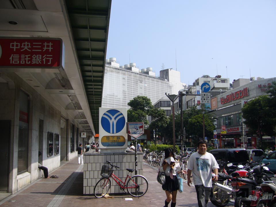 相鉄横浜駅前
