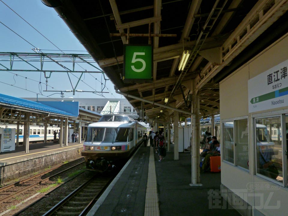 JR直江津駅(信越本線)ホーム