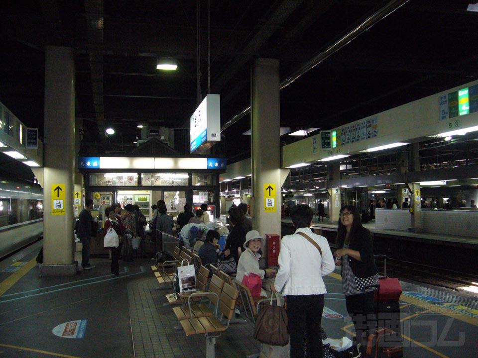 JR金沢駅ホーム（JR北陸本線）