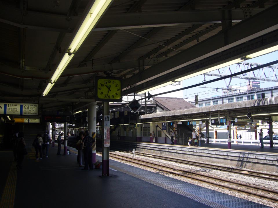 JR甲府駅ホーム（JR中央本線）