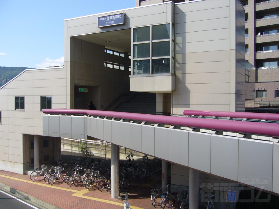 長野電鉄信濃吉田駅南口写真画像
