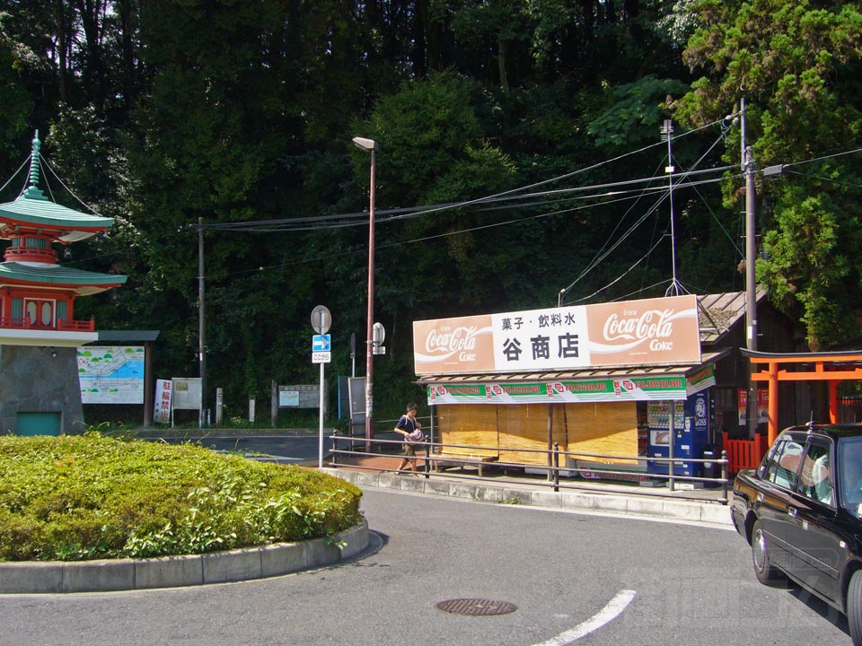 京阪石山寺駅前