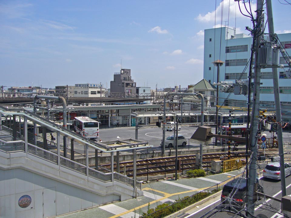 JR・京阪石山駅前