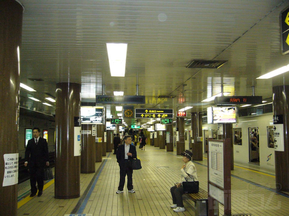 札幌市営地下鉄さっぽろ駅ホーム（札幌市営地下鉄南北線）