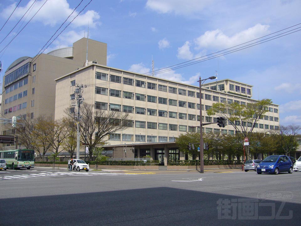 青森県庁