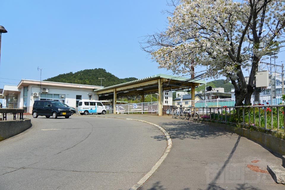 青い森鉄道浅虫温泉駅前