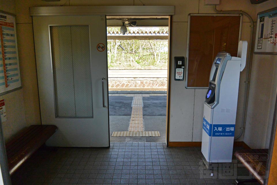 JR大釈迦駅改札口