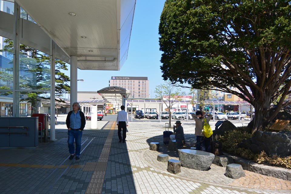 JR・青い森鉄道八戸駅東口前