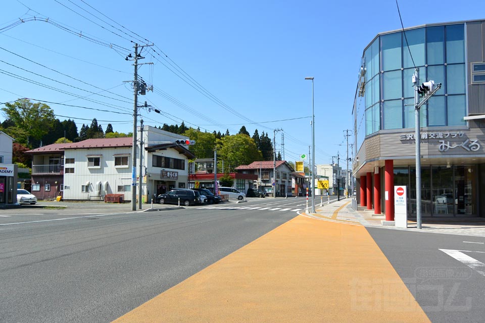 青い森鉄道三沢駅正面口（西口）前