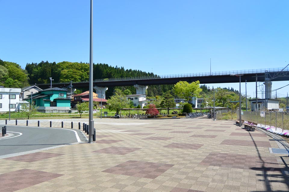 青い森鉄道三沢駅東口前