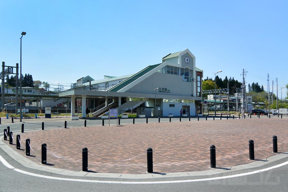 三沢駅東口広場