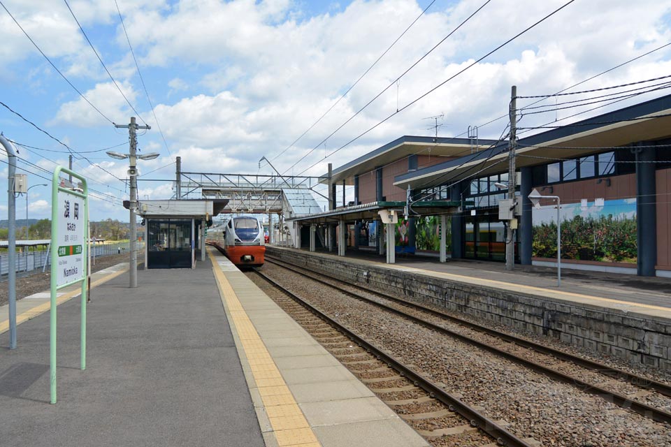 JR浪岡駅ホーム(JR奥羽本線)