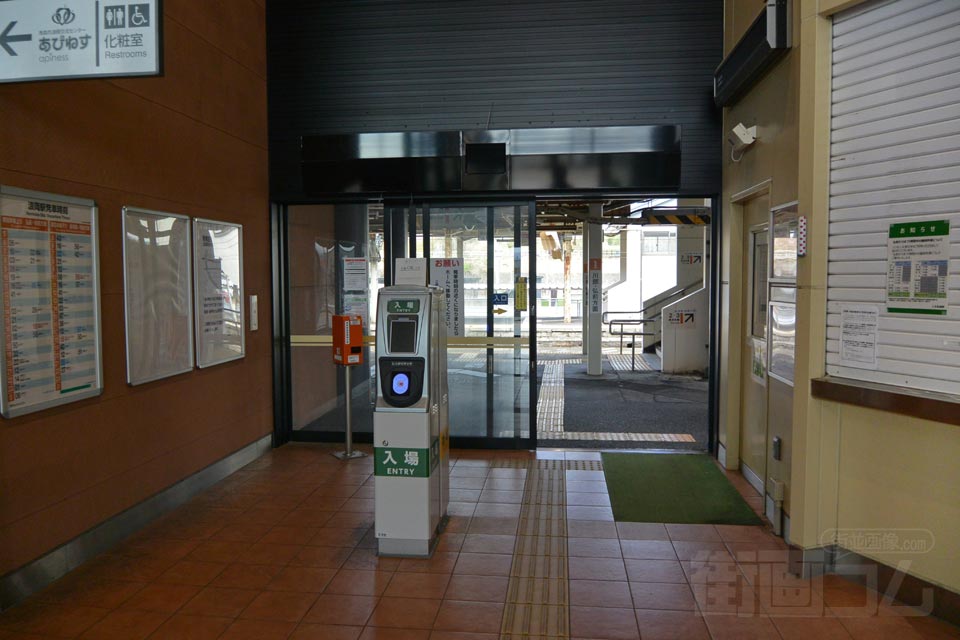 JR浪岡駅改札口