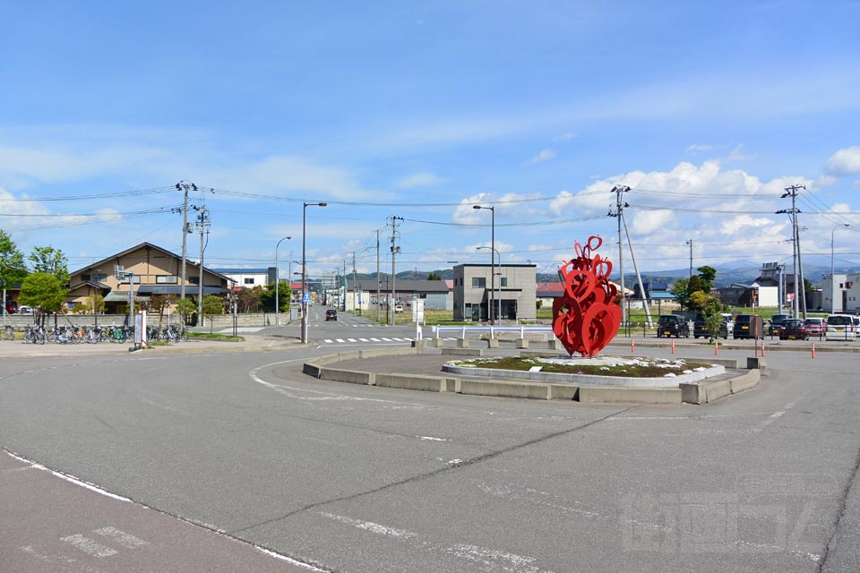 JR浪岡駅前