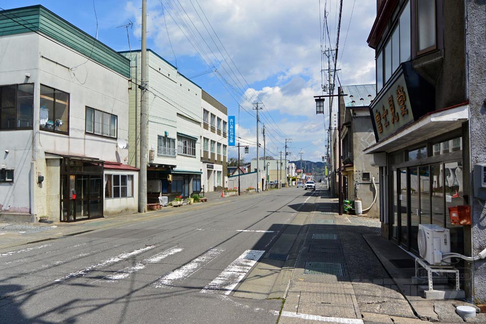 浪岡事務所通り
