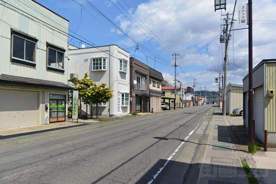 浪岡事務所通り