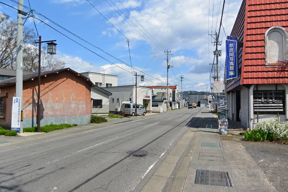 浪岡事務所通り
