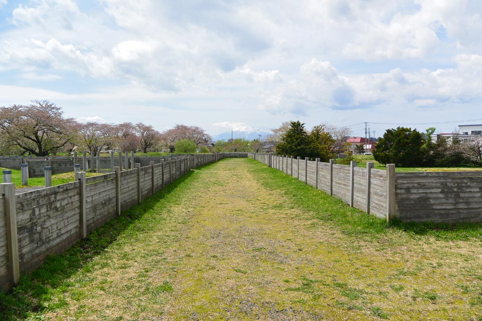 浪岡城址公園