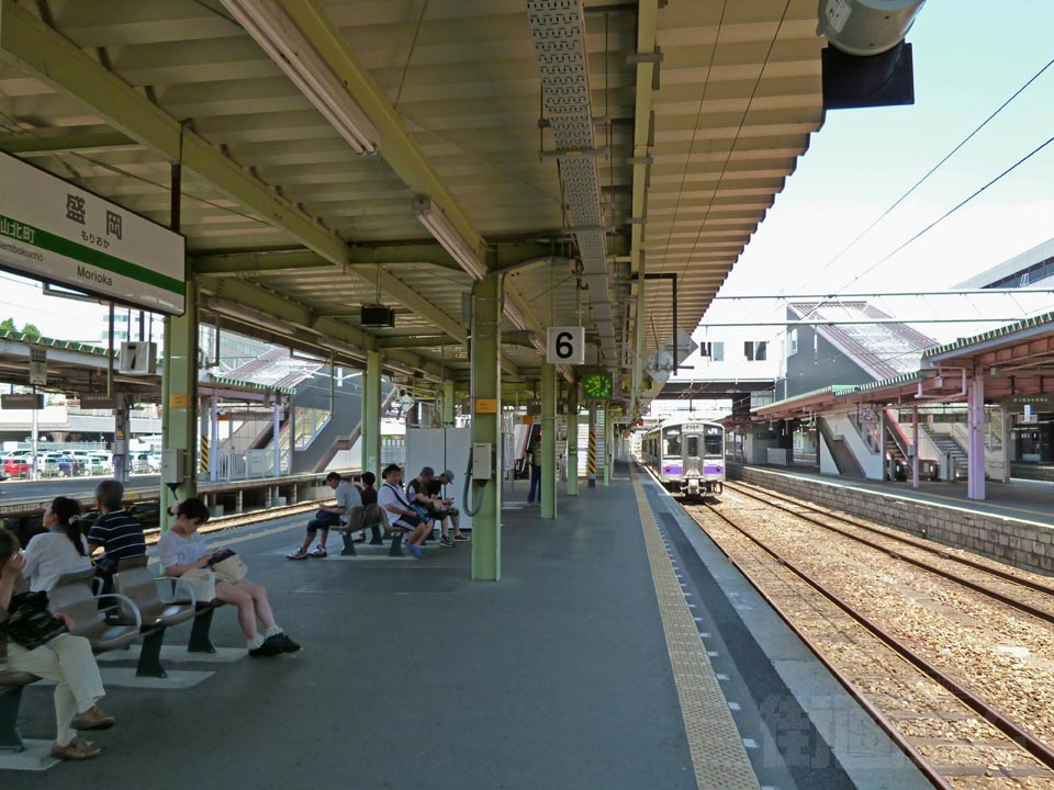 JR盛岡駅ホーム(JR東北本線)