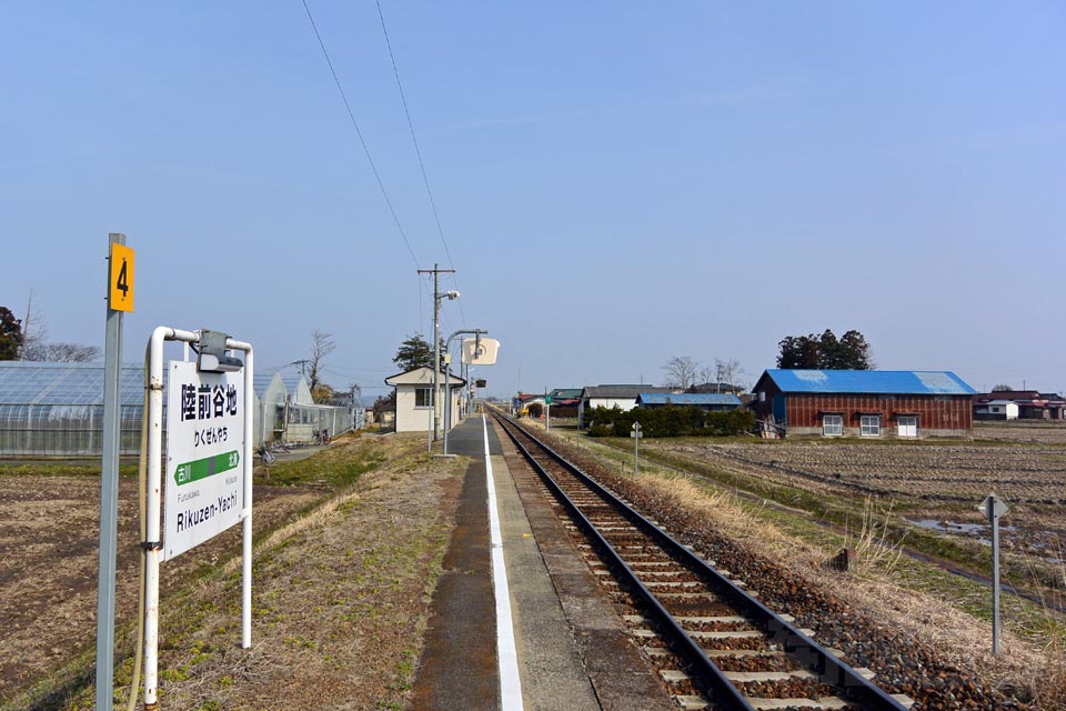 JR陸前谷地駅ホーム(JR陸羽東線)