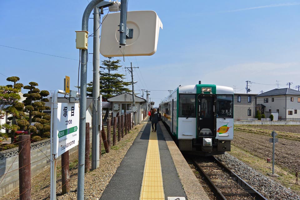 JR塚目駅ホーム(JR陸羽東線)