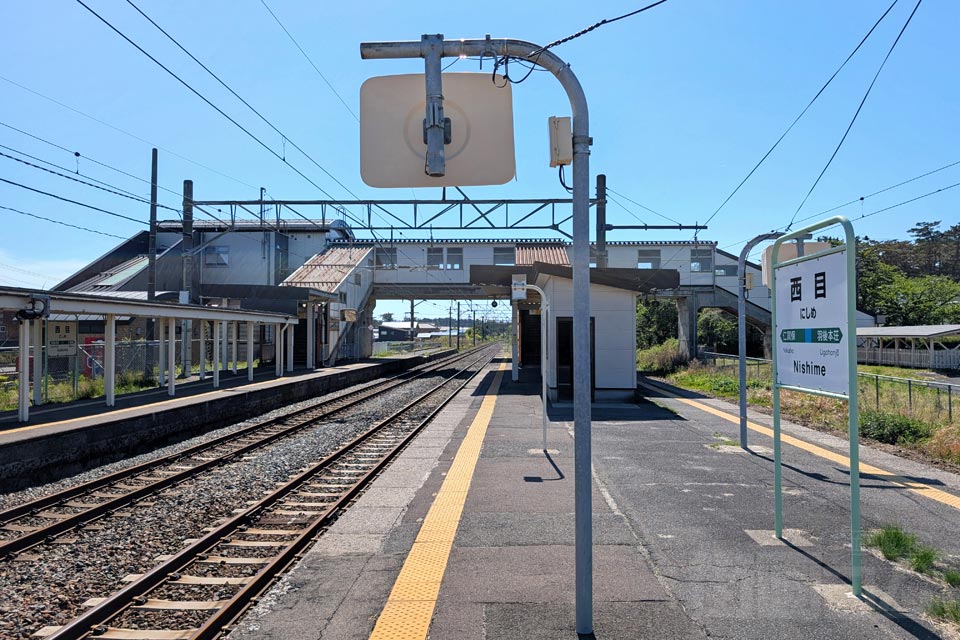 JR西目駅ホーム(JR羽越本線)