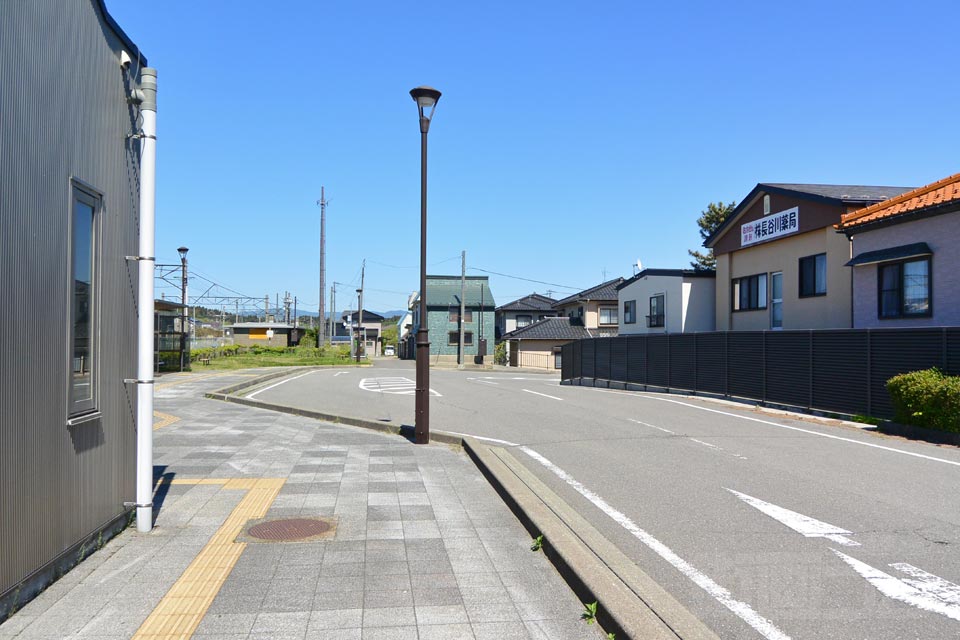 JR西目駅南口