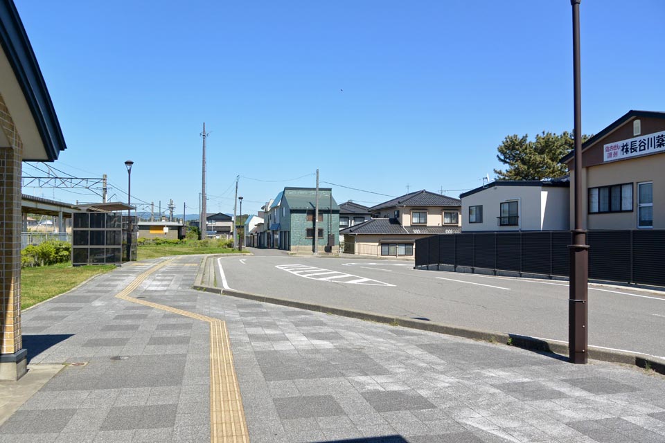 JR西目駅南口
