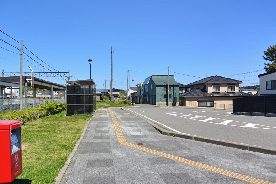 JR西目駅南口