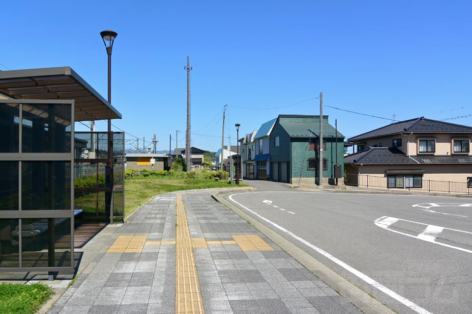 西目駅（南口）バス停