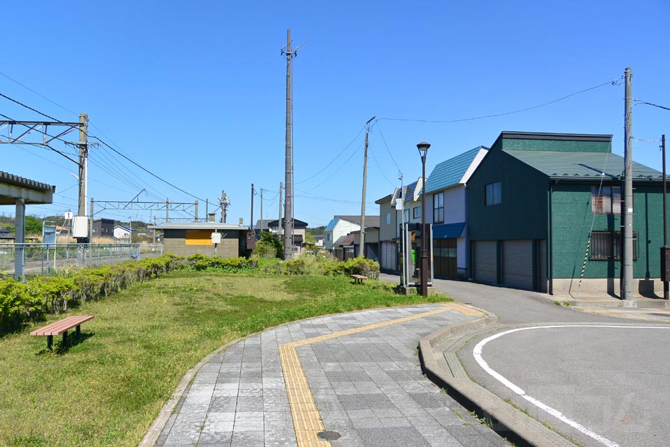 JR西目駅南口