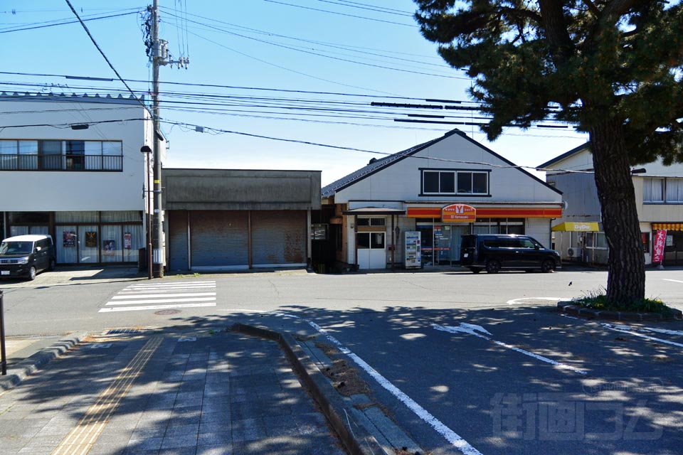 JR西目駅南口
