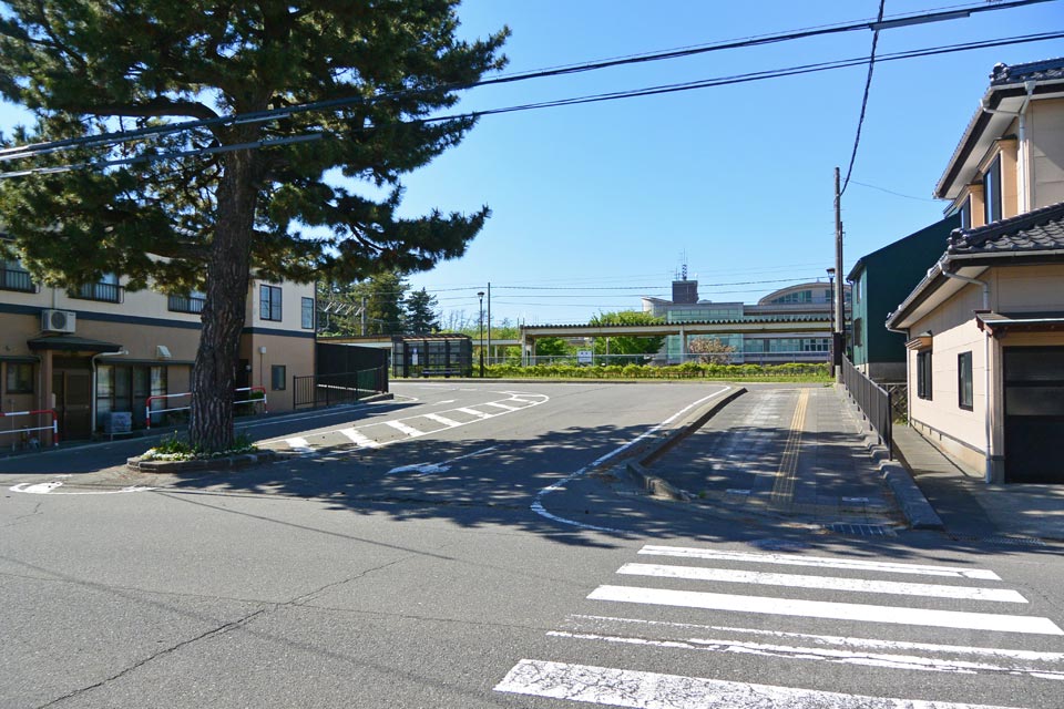 JR西目駅南口