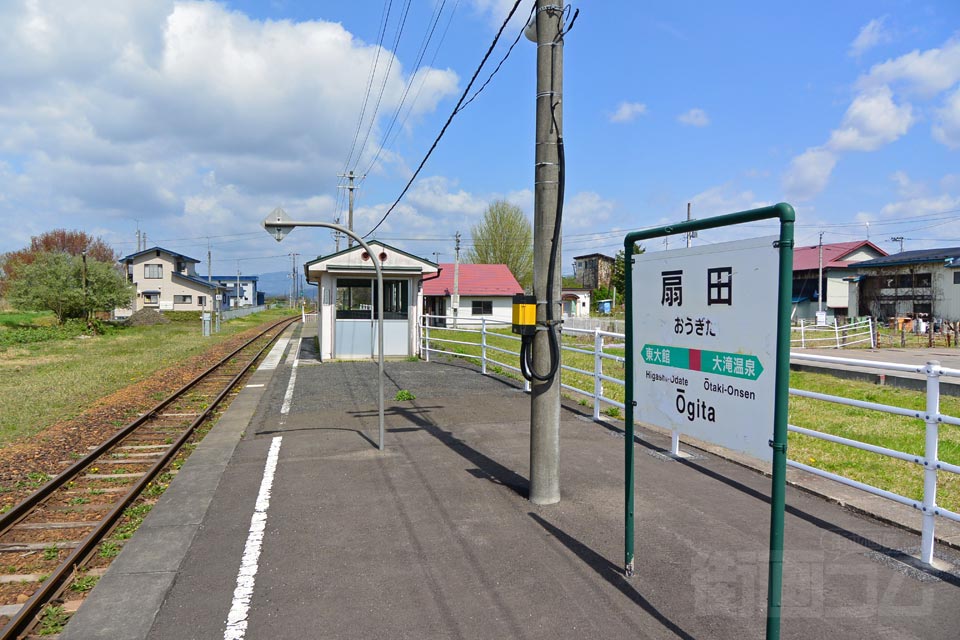 JR扇田駅ホーム（JR花輪線）