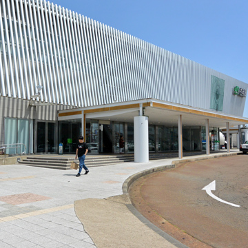 秋田県大仙市大曲駅前写真画像