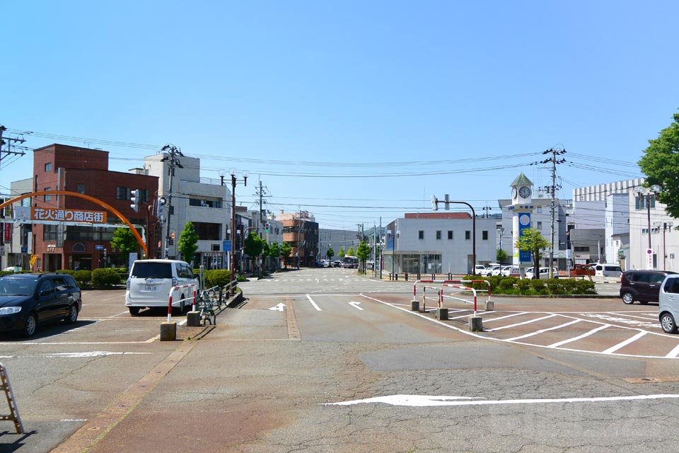 JR大曲駅西口前