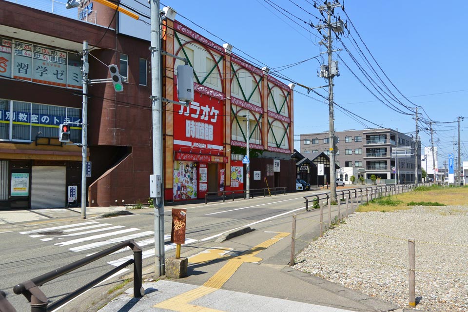 JR大曲駅西口前