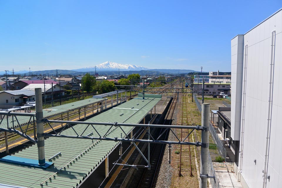 JR羽後本荘駅から鳥海山
