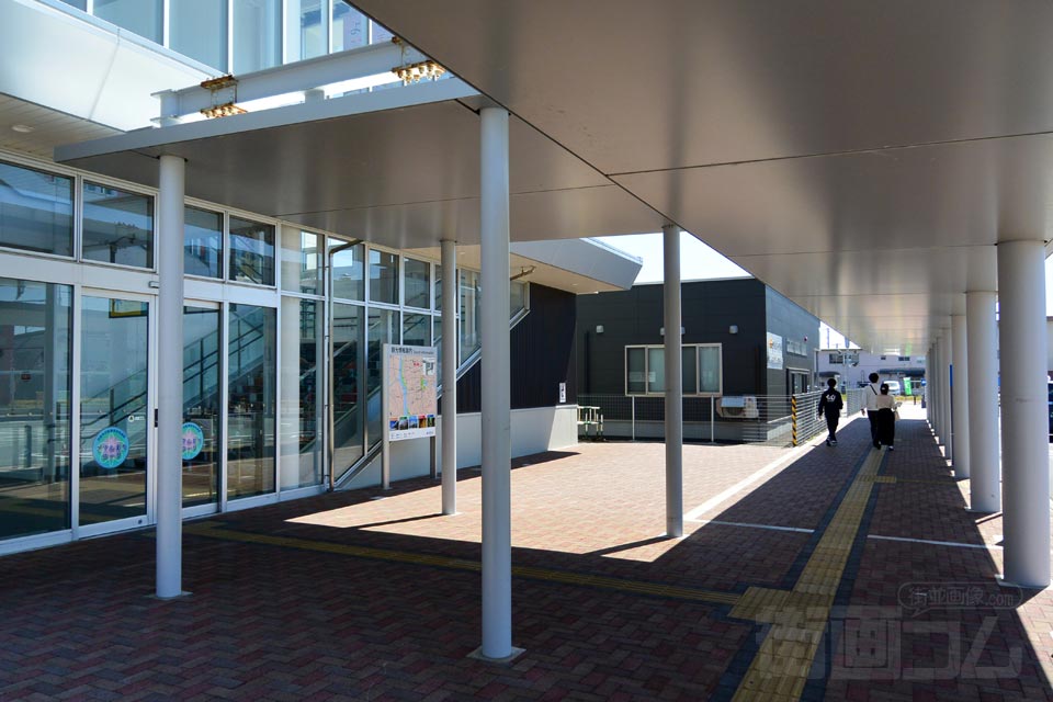 JR・由利高原鉄道羽後本荘駅西口
