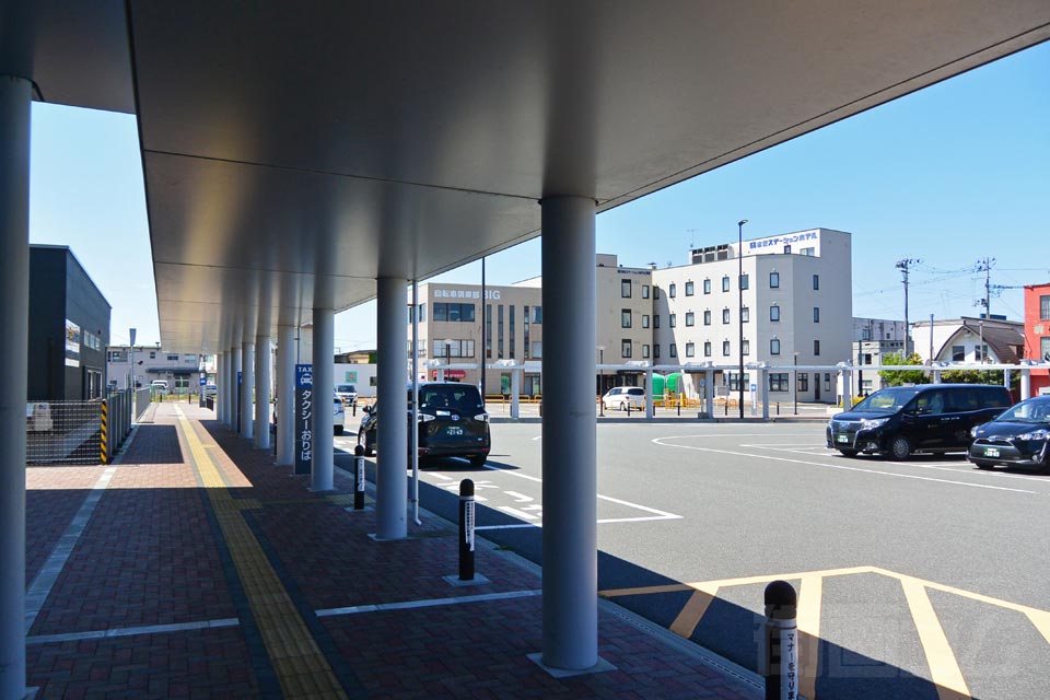 JR・由利高原鉄道羽後本荘駅西口