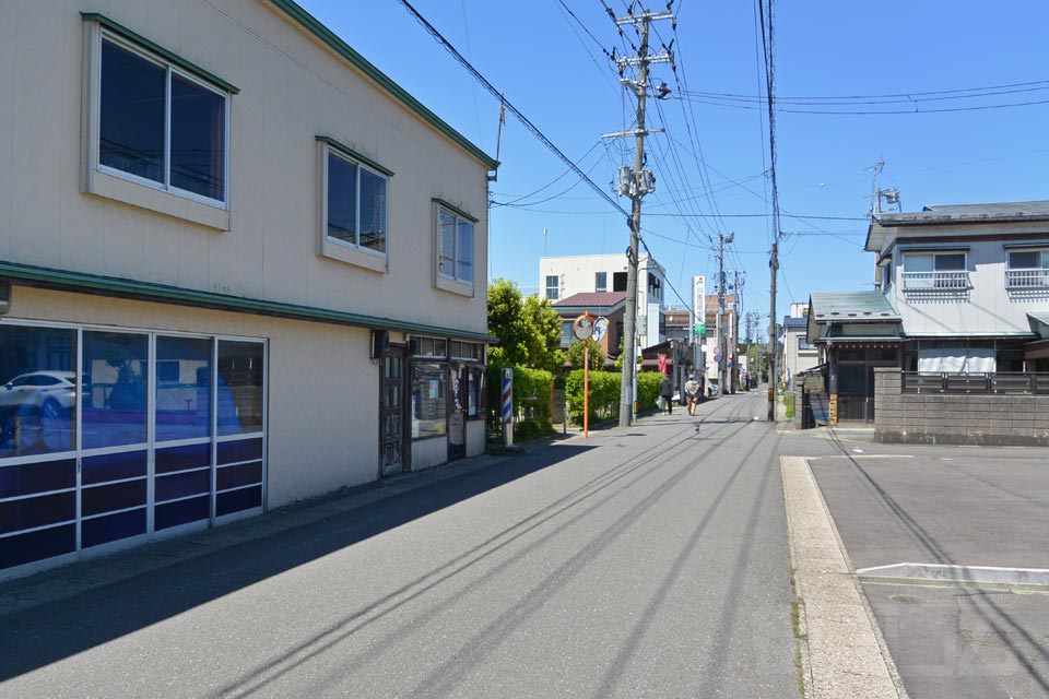 由利本荘市谷地町