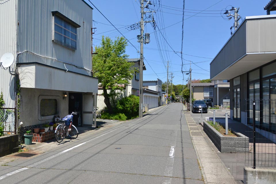 由利本荘市谷地町