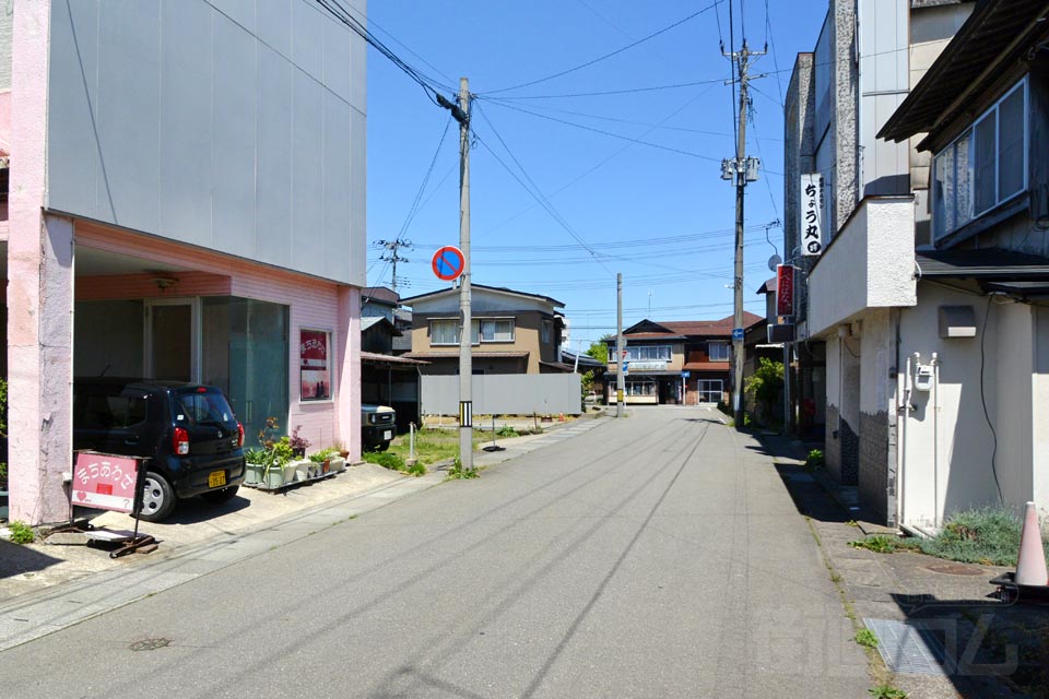 由利本荘市谷山小路