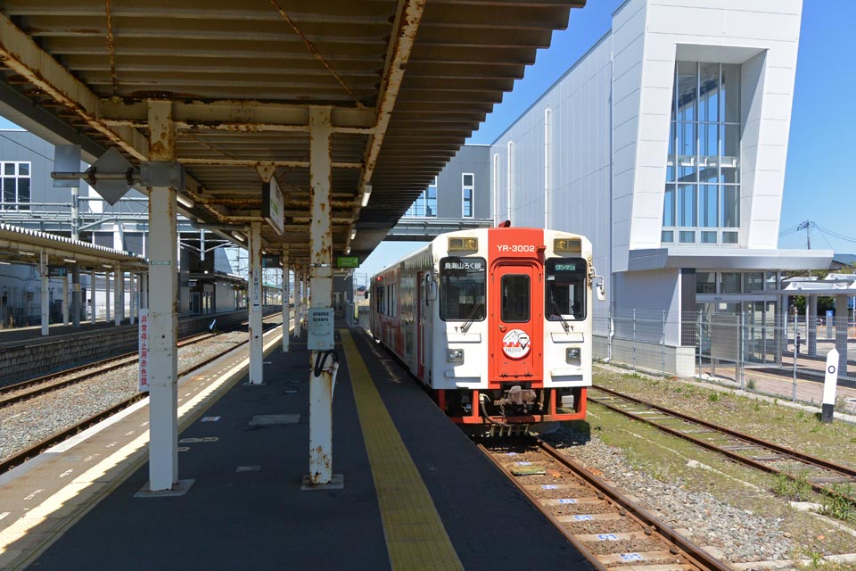 由利高原鉄道羽後本荘駅ホーム